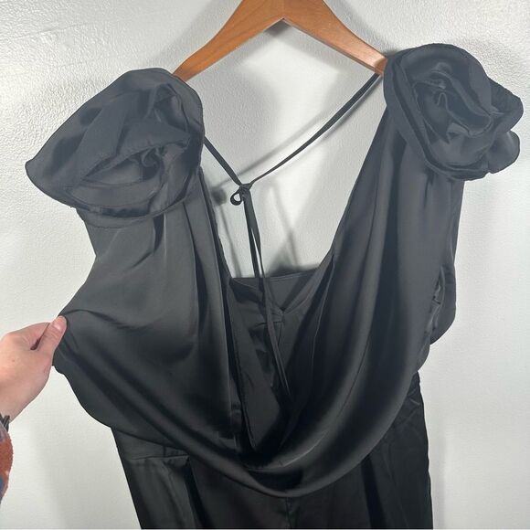 ASOS LUXE Curve Black Satin Plunge Wide Leg Jumpsuit NWT Size 16 Boutonnière - Picture 11 of 15